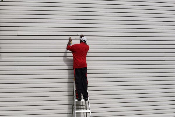Loose Siding Repair in Sioux City