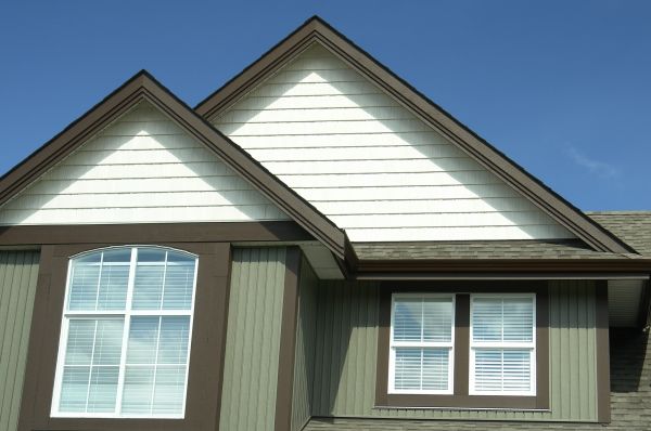 Cost of Vertical Vinyl Siding Repair in Sioux City