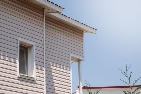 Vinyl Siding Hole Repair in Sioux City